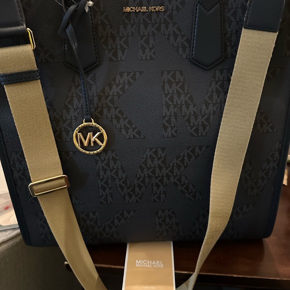 BLACK FRIDAY SALE πππ Michael Kors Maple Logo LG Tote Blue - Picture 7 of 7